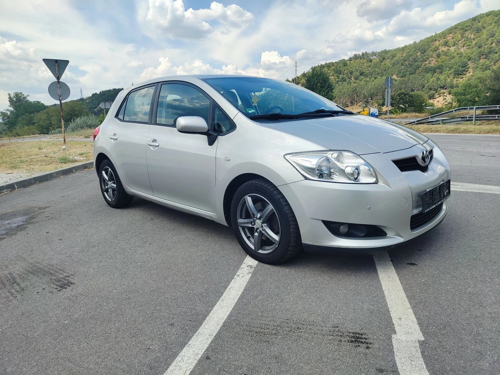 Toyota Auris 2.0 D-4D, снимка 11 - Автомобили и джипове - 55316938