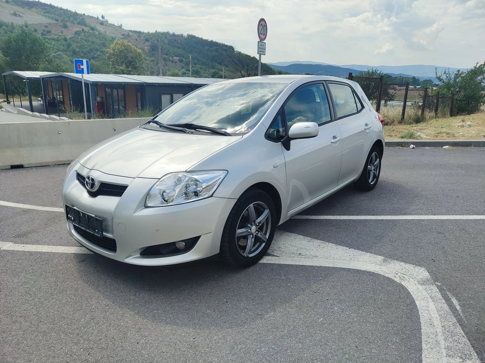 Toyota Auris 2.0 D-4D, снимка 10 - Автомобили и джипове - 55316938