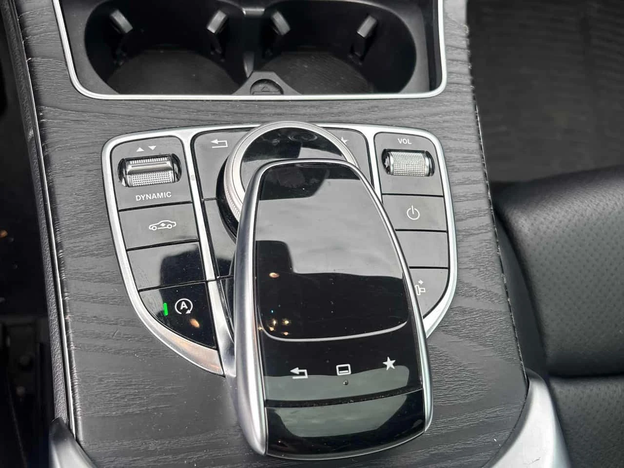 Mercedes-Benz C 300 CARFAX, снимка 16 - Автомобили и джипове - 55721803