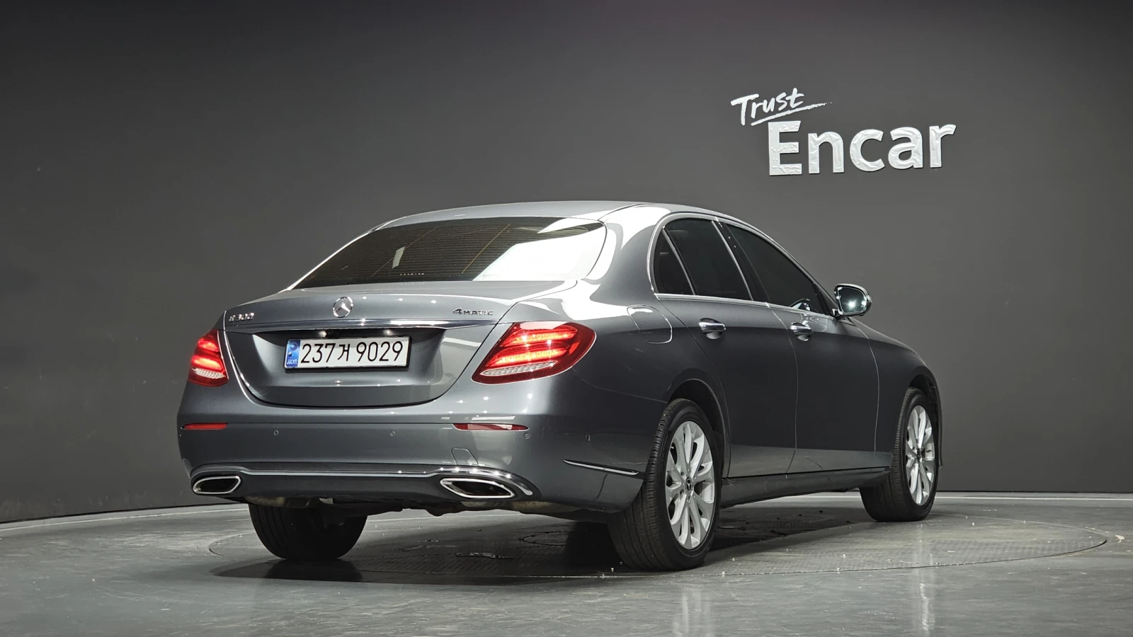 Mercedes-Benz E 300 ЕЛ. БАГАЖНИК* 360* BLIND SPOT* HUD* КРАЙНА ЦЕНА, снимка 2 - Автомобили и джипове - 55982811