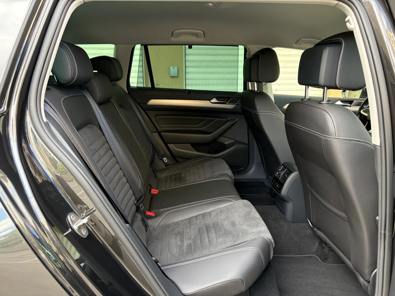 VW Passat Elegance, Digital, Камера, Keyless, История, снимка 12 - Автомобили и джипове - 56243490