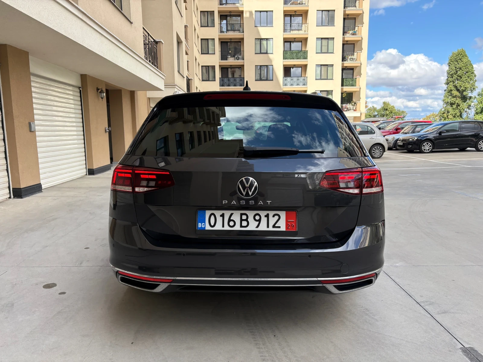 VW Passat Elegance, Digital, Камера, Keyless, История, снимка 7 - Автомобили и джипове - 56243490