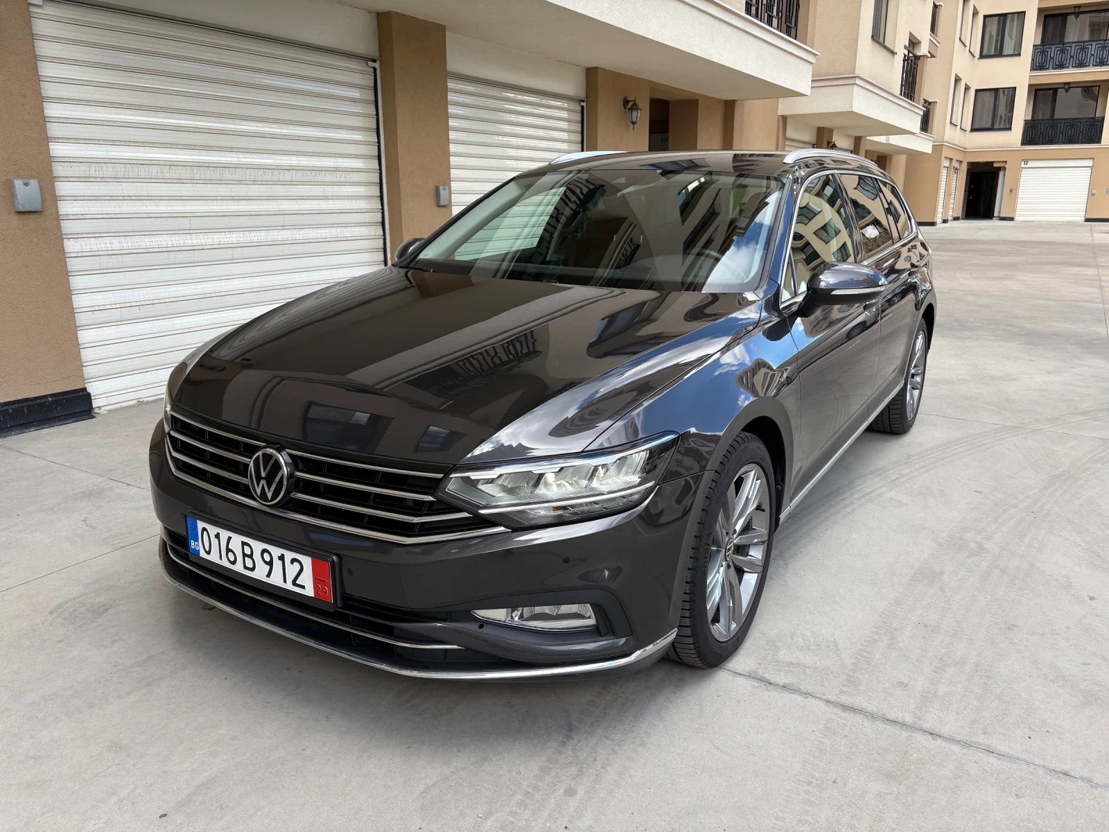 VW Passat Elegance, Digital, Камера, Keyless, История