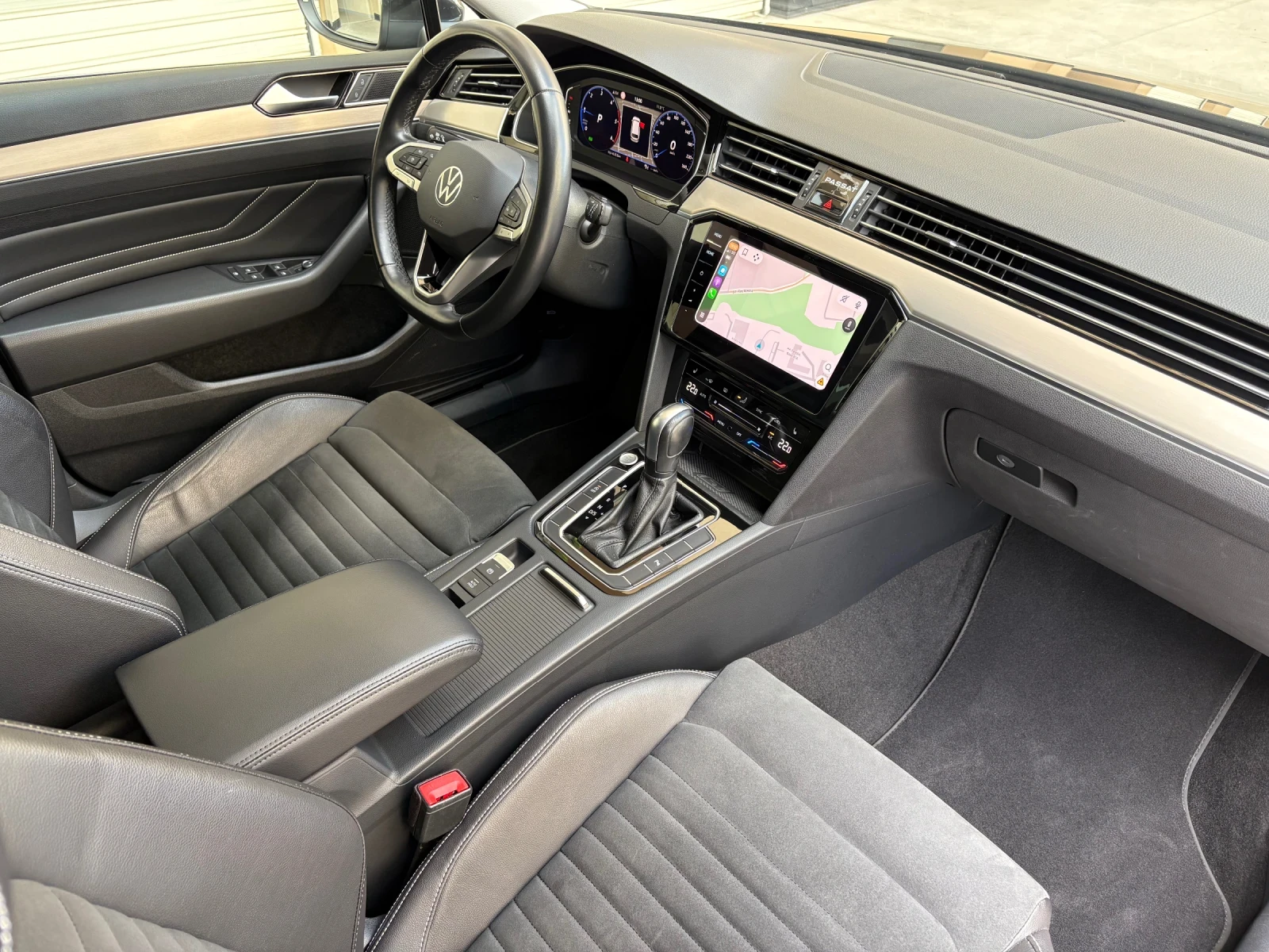 VW Passat Elegance, Digital, Камера, Keyless, История, снимка 8 - Автомобили и джипове - 56243490