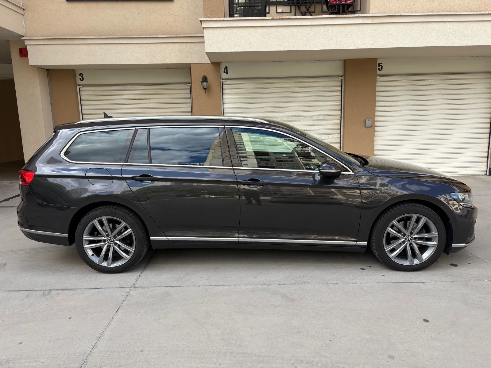 VW Passat Elegance, Digital, Камера, Keyless, История, снимка 5 - Автомобили и джипове - 56243490