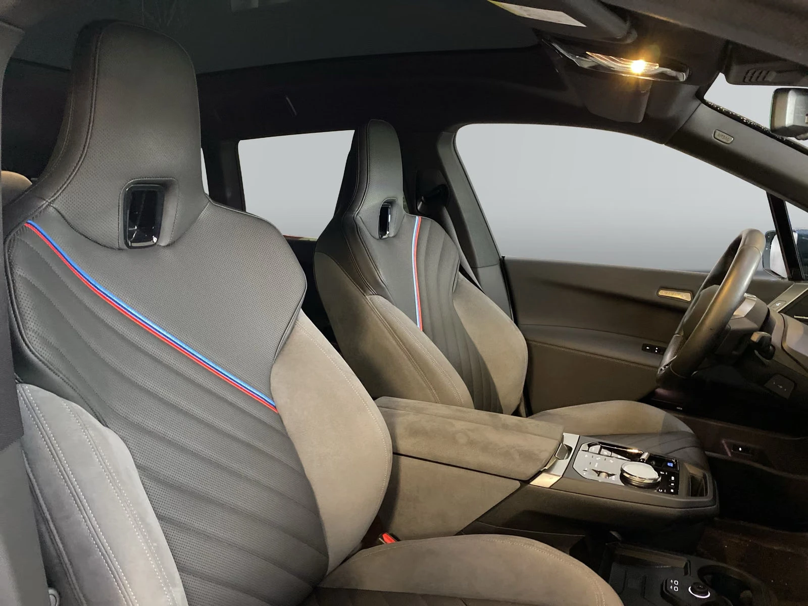 BMW iX 60/544HP/xDRIVE/MSPORT/360/PANO/ACC/940z | Mobile.bg � ����������� 12