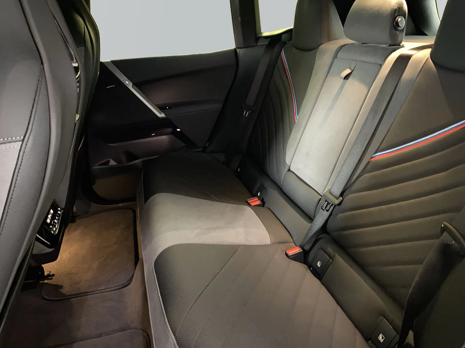 BMW iX 60/544HP/xDRIVE/MSPORT/360/PANO/ACC/940z | Mobile.bg � ����������� 13