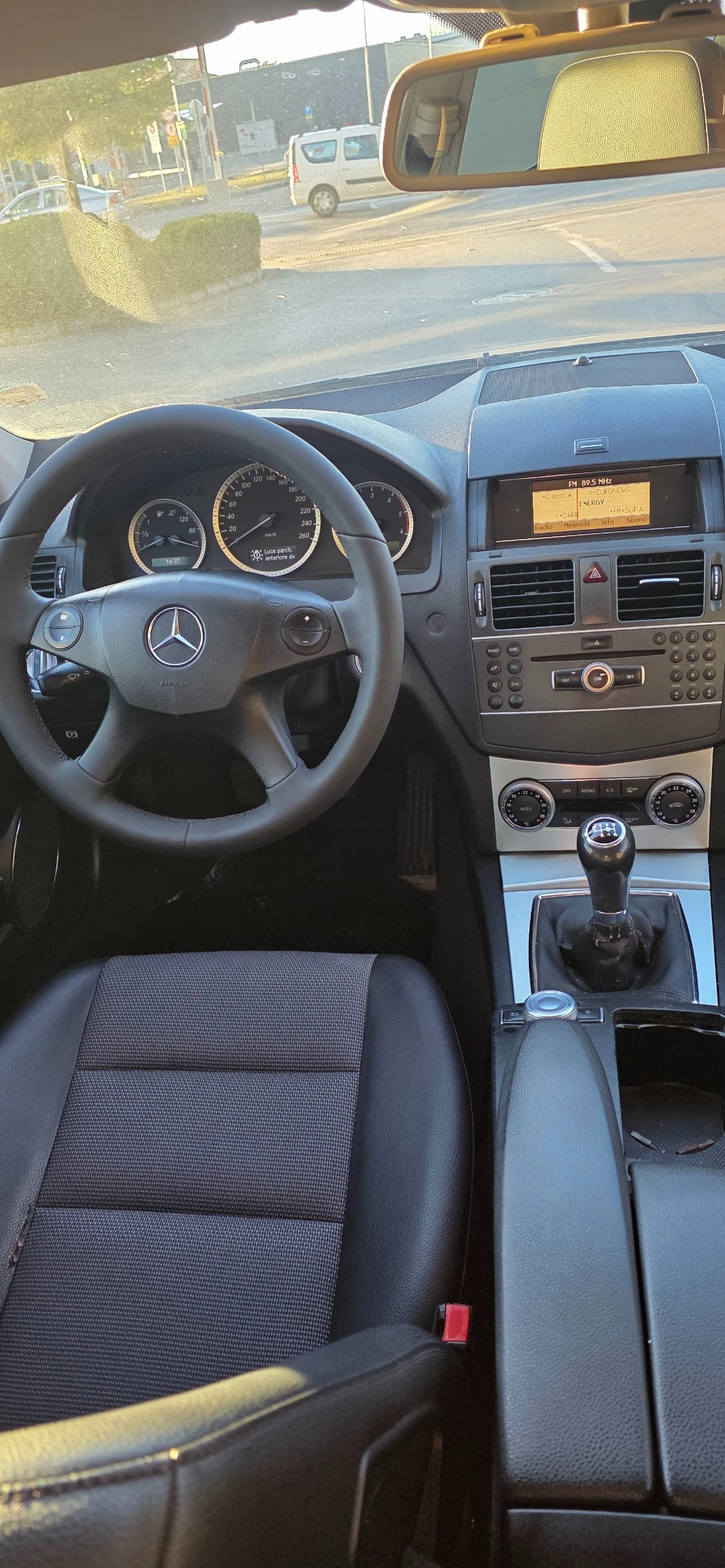 Mercedes-Benz C 200 FACELIFT, снимка 9 - Автомобили и джипове - 56666401