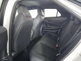 Toyota C-HR 2.0 HEV GR SPORT 4X4 PREMIERE в Гаранция, снимка 6