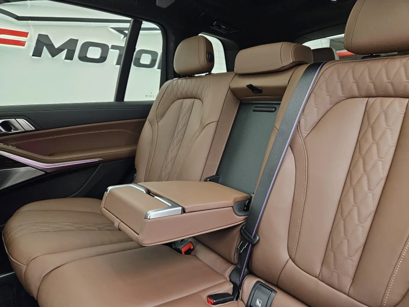 BMW X7 xDrive40d, снимка 14 - Автомобили и джипове - 52077659