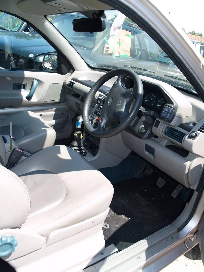 Land Rover Freelander 1,8i, снимка 8 - Автомобили и джипове - 7945097