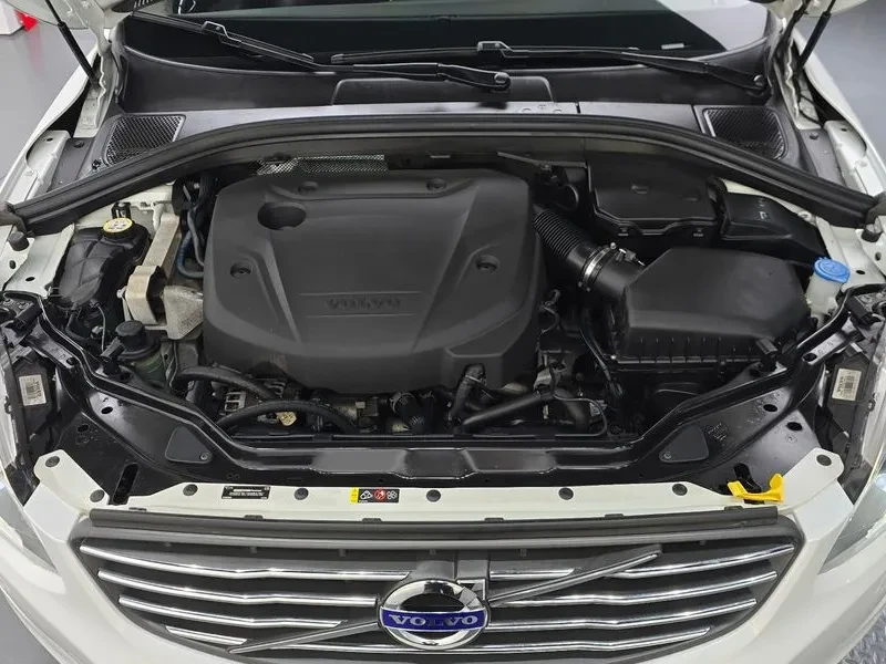 Volvo XC60 D3 , снимка 6 - Автомобили и джипове - 55925977