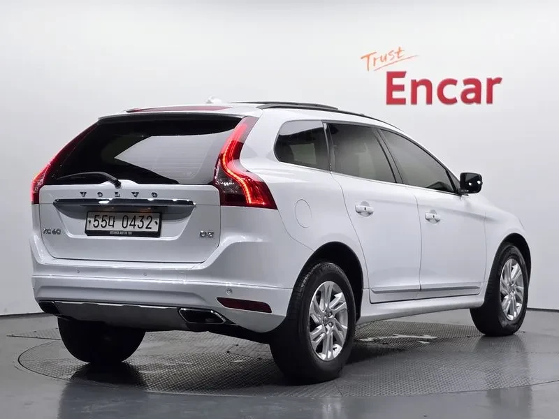 Volvo XC60 D3 , снимка 2 - Автомобили и джипове - 55925977