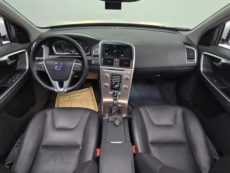 Volvo XC60 D3 , снимка 7 - Автомобили и джипове - 55925977