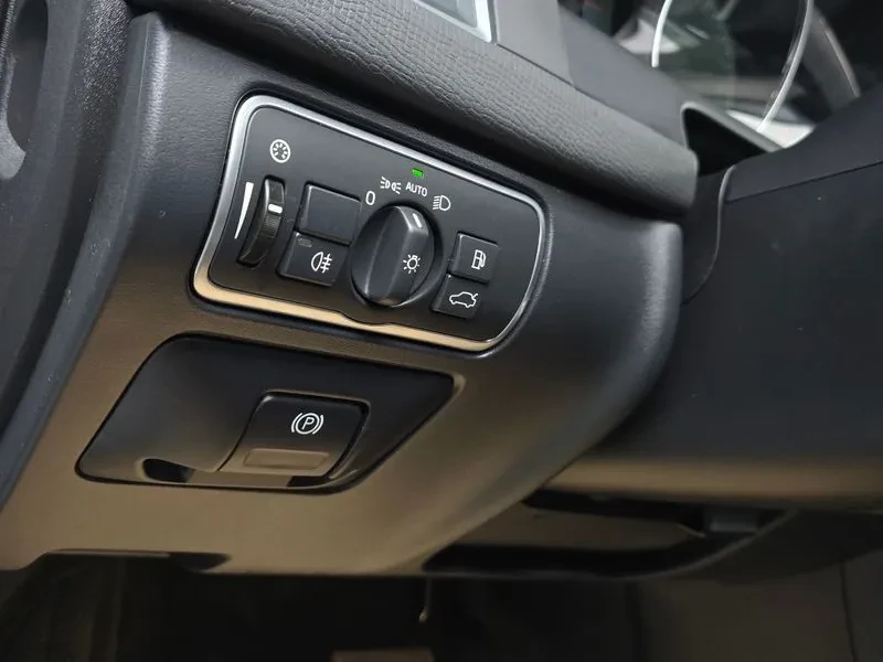 Volvo XC60 D3 , снимка 16 - Автомобили и джипове - 55925977
