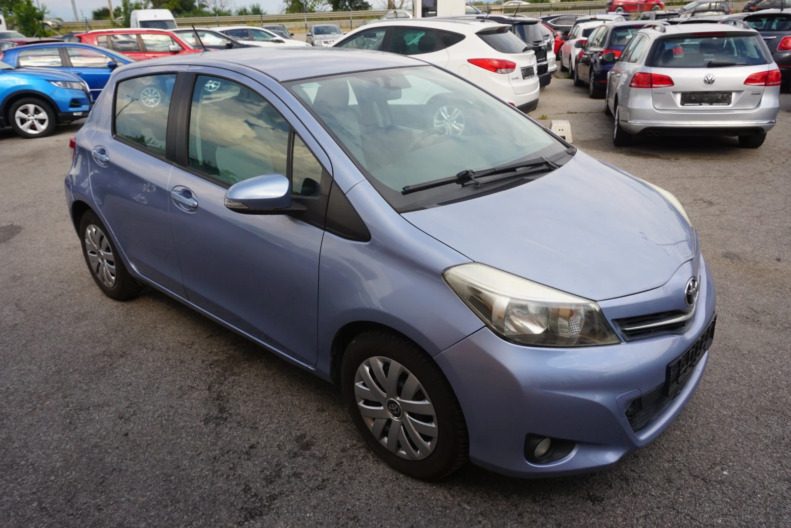 Toyota Yaris 1.0i LOUNGE - [1] 