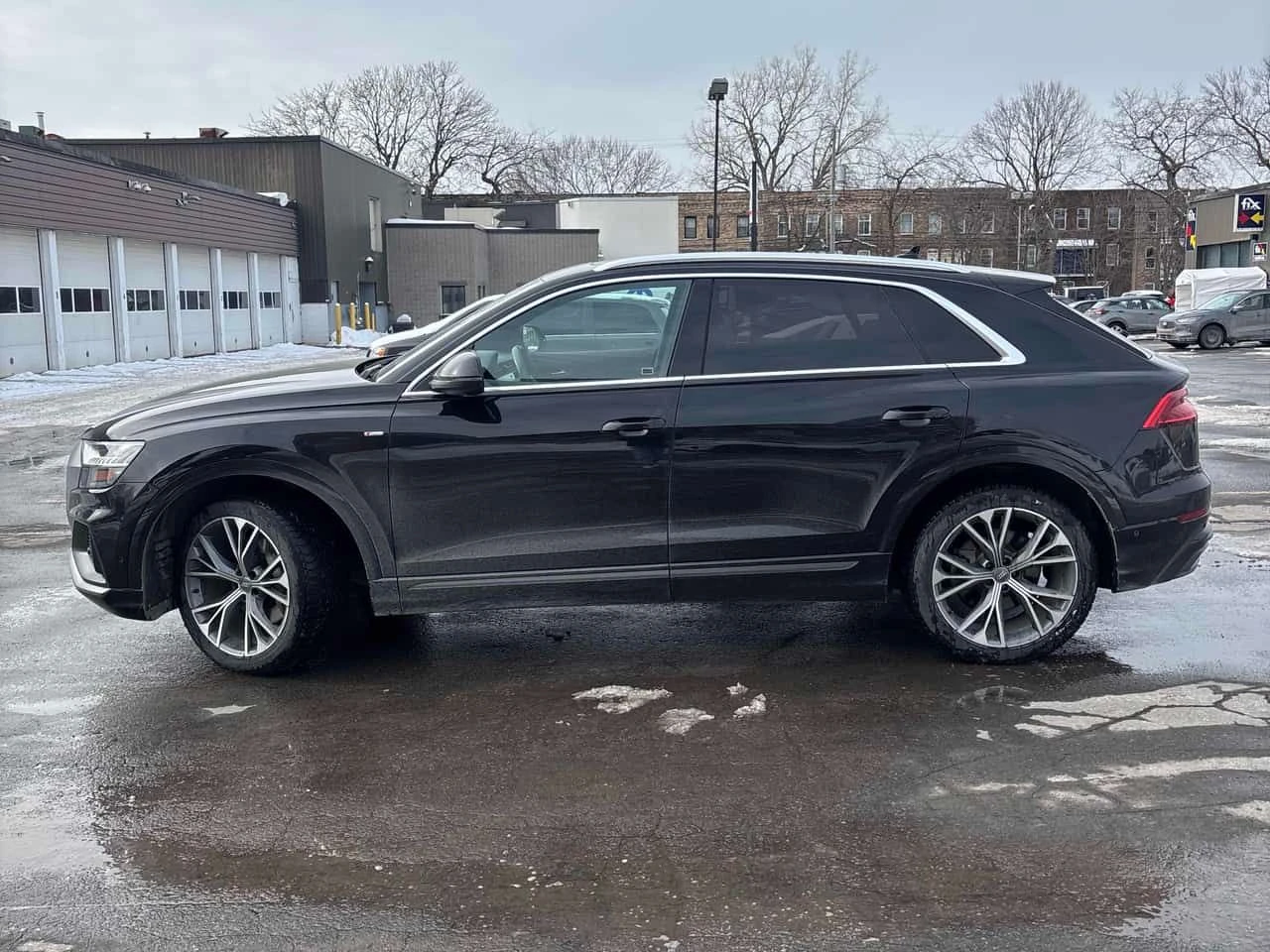 Audi Q8 * Technik * CARFAX * ОБДУХВАНЕ* ДИСТРОНИК*  - изображение 2