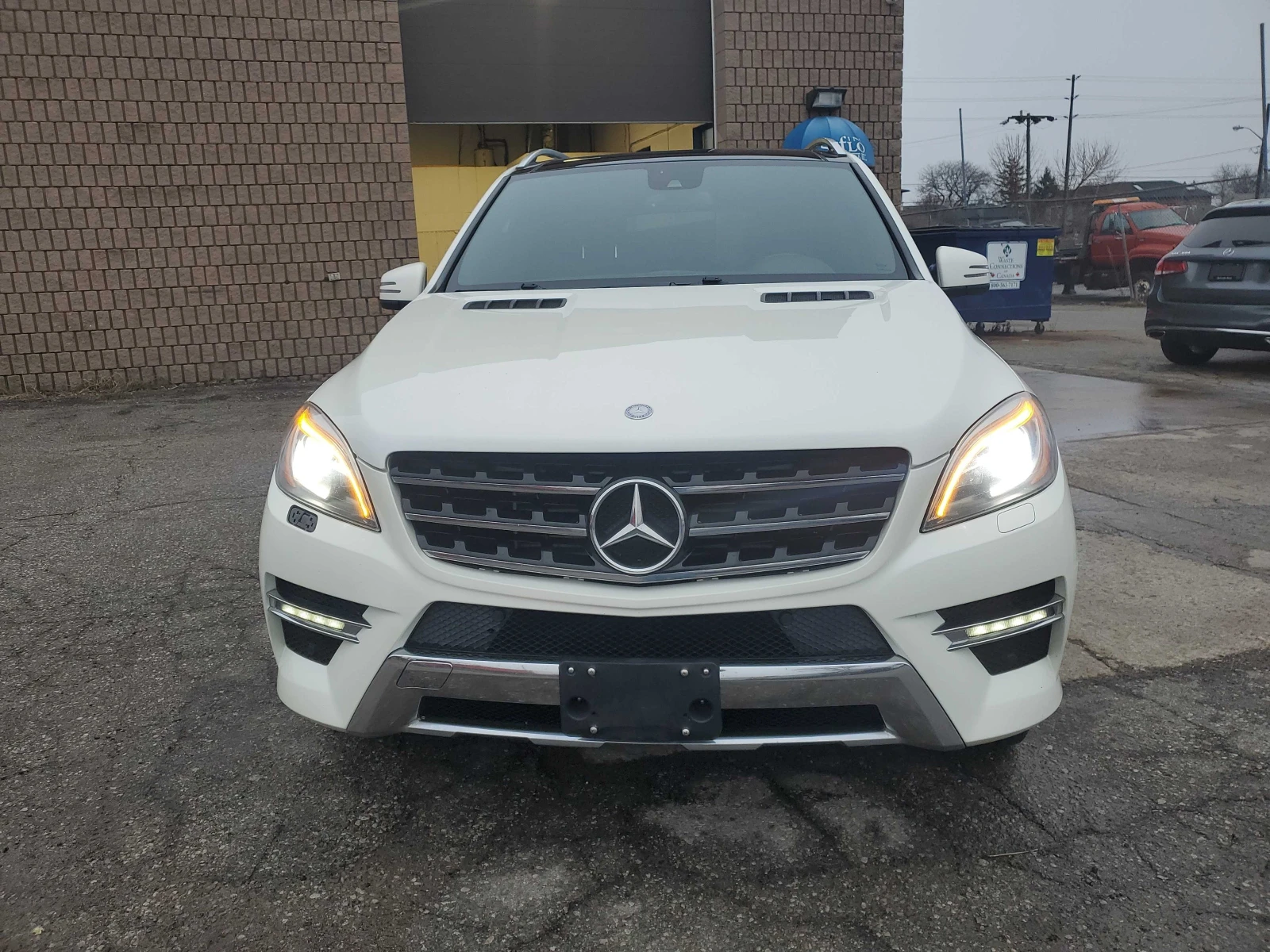 Mercedes-Benz ML 350 ПАНОРАМА * * H&K * * CARFAX * * АВТО КРЕДИТ * * , снимка 2 - Автомобили и джипове - 54441105