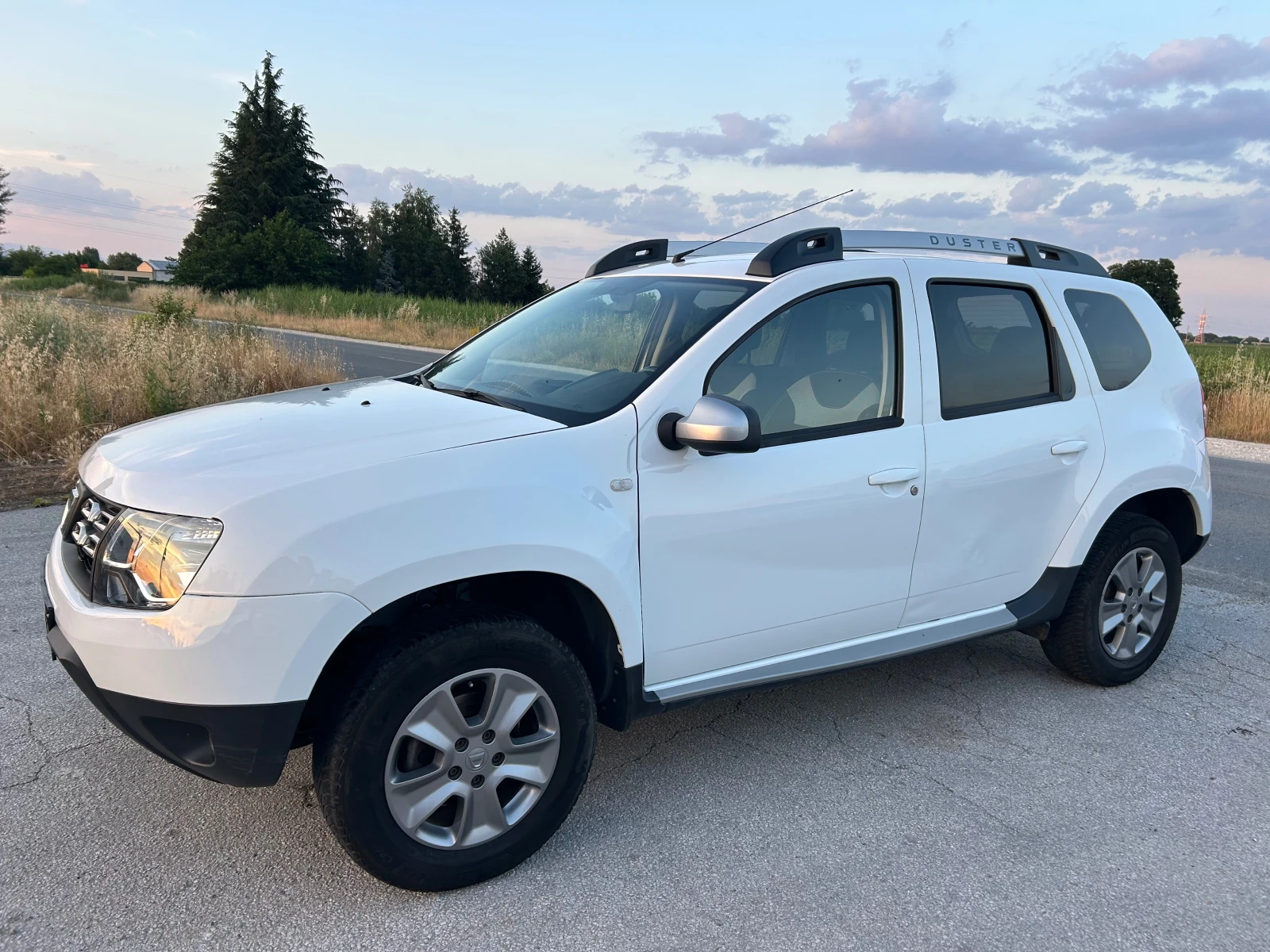 Dacia Duster 1.5 DCi, снимка 4 - Автомобили и джипове - 55027223