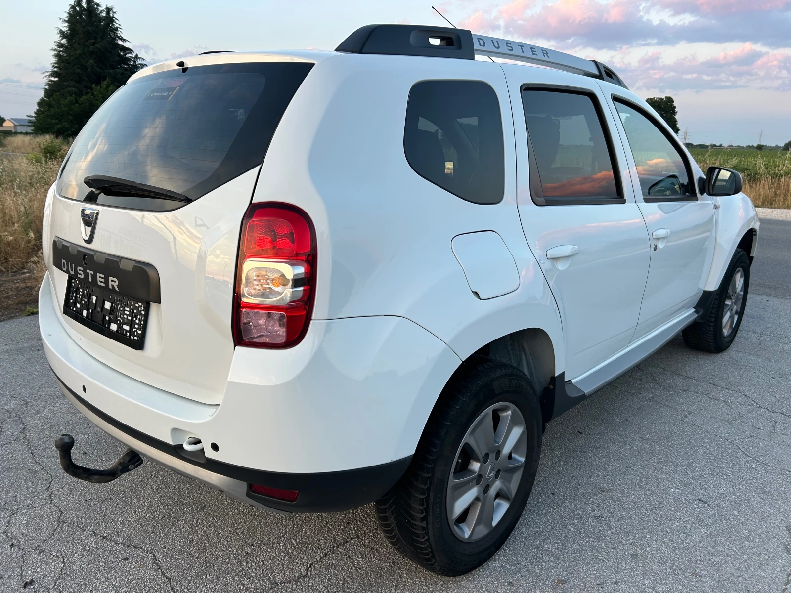 Dacia Duster 1.5 DCi, снимка 8 - Автомобили и джипове - 55027223