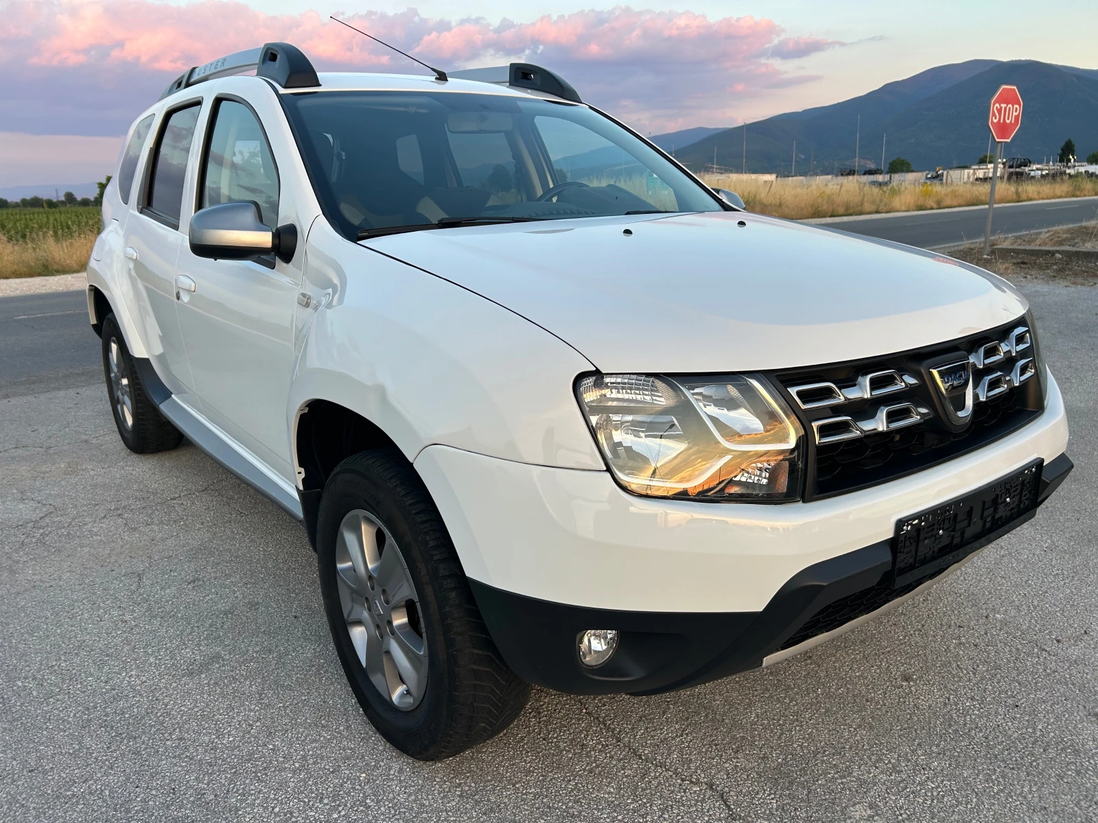 Dacia Duster 1.5 DCi, снимка 2 - Автомобили и джипове - 55027223