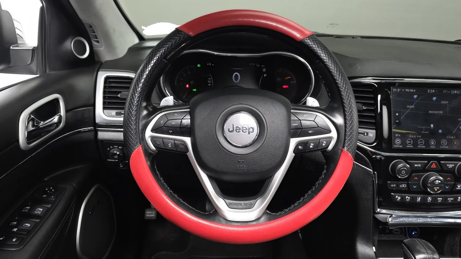 Jeep Grand cherokee 3.6 * SUMMIT* 4X4 FULL, снимка 9 - Автомобили и джипове - 55753153