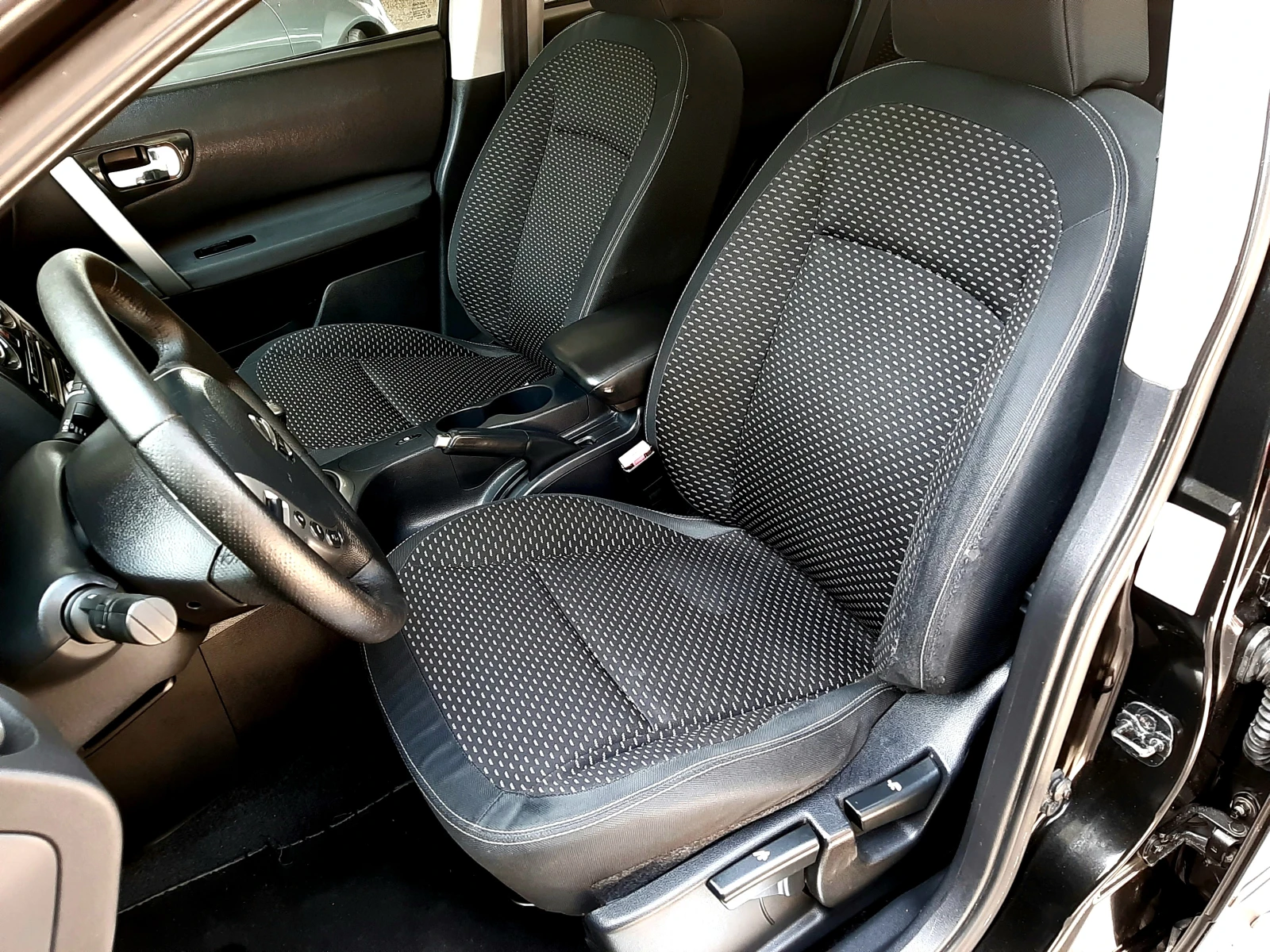 Nissan Qashqai 2.0i-ИТАЛИЯ-БЕНЗИН ! ! ! , снимка 8 - Автомобили и джипове - 55859381