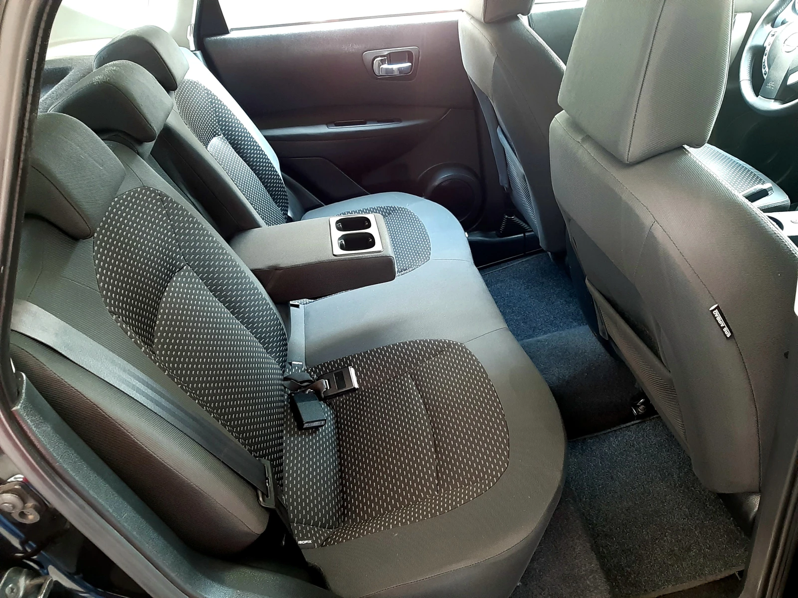Nissan Qashqai 2.0i-ИТАЛИЯ-БЕНЗИН ! ! ! , снимка 15 - Автомобили и джипове - 55859381
