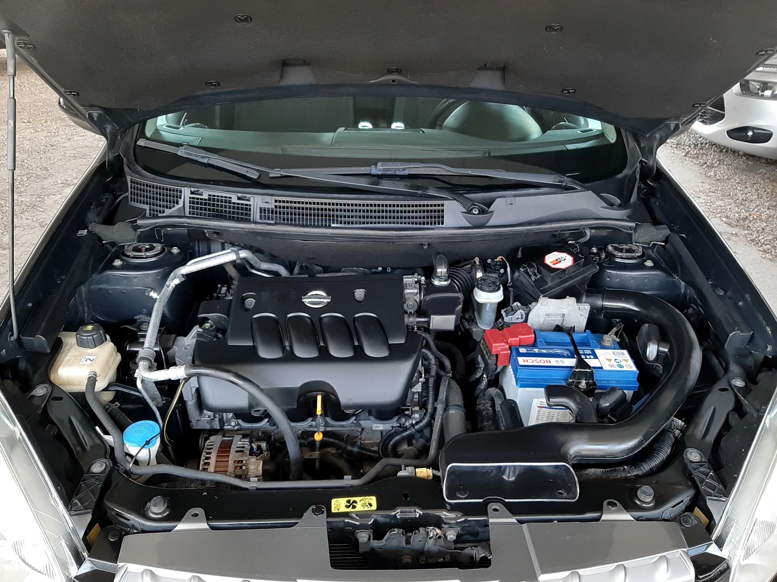 Nissan Qashqai 2.0i-ИТАЛИЯ-БЕНЗИН ! ! ! , снимка 17 - Автомобили и джипове - 55859381