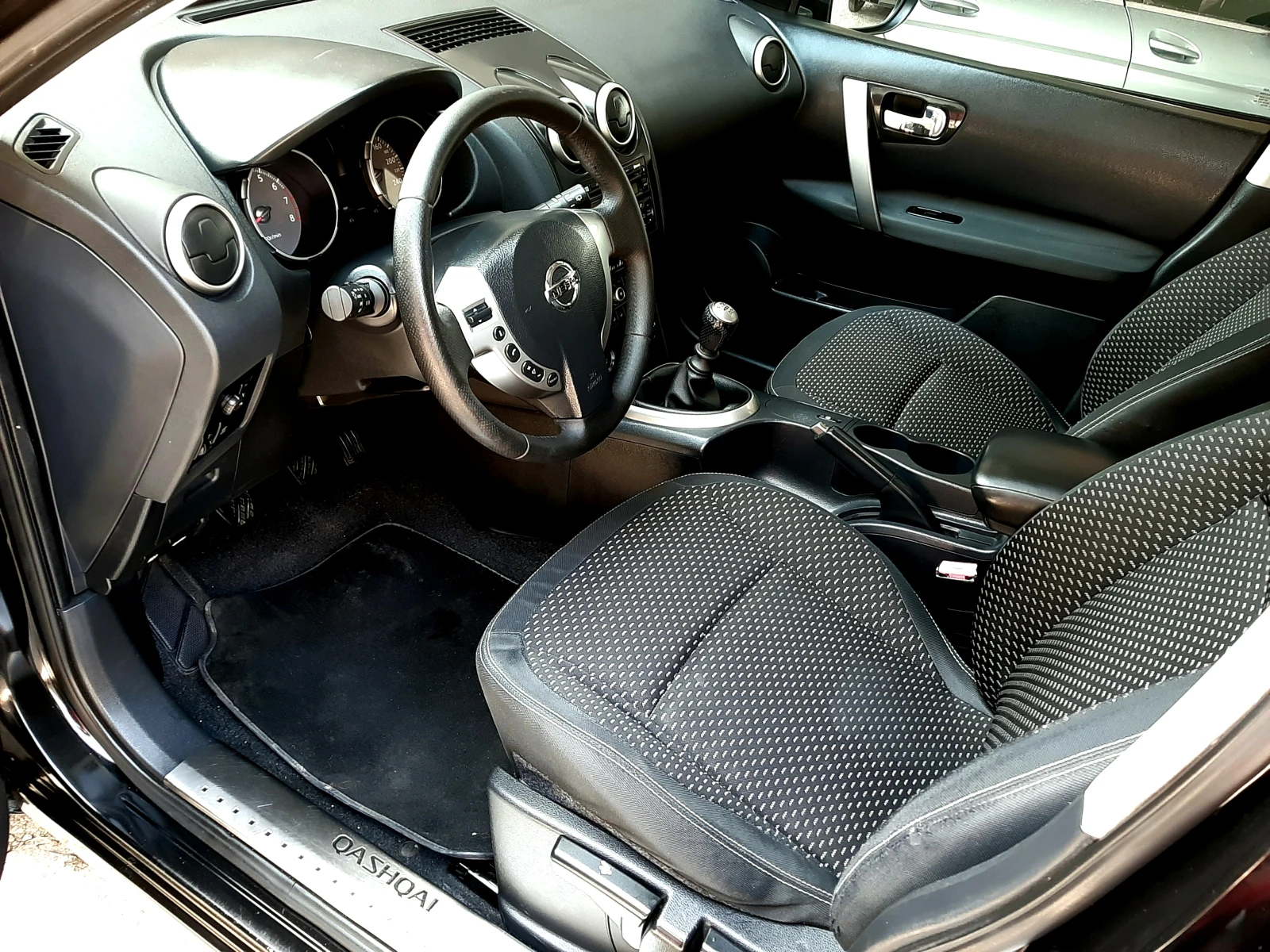 Nissan Qashqai 2.0i-ИТАЛИЯ-БЕНЗИН ! ! ! , снимка 7 - Автомобили и джипове - 55859381