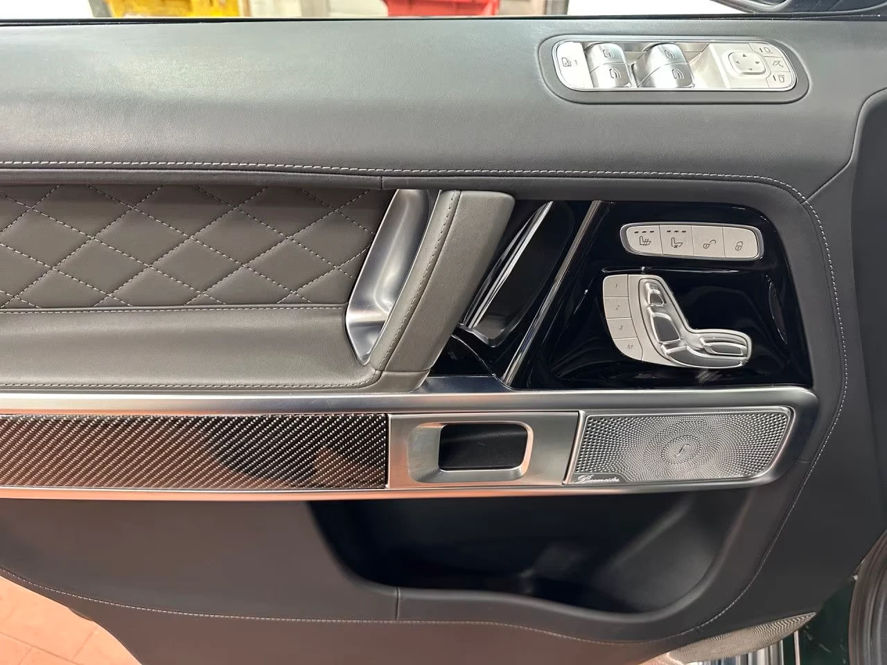 Mercedes-Benz G 63 AMG FACELIFT* MANUFAKTUR* DISTR* BURM* 360CAM* , снимка 5 - Автомобили и джипове - 55951657