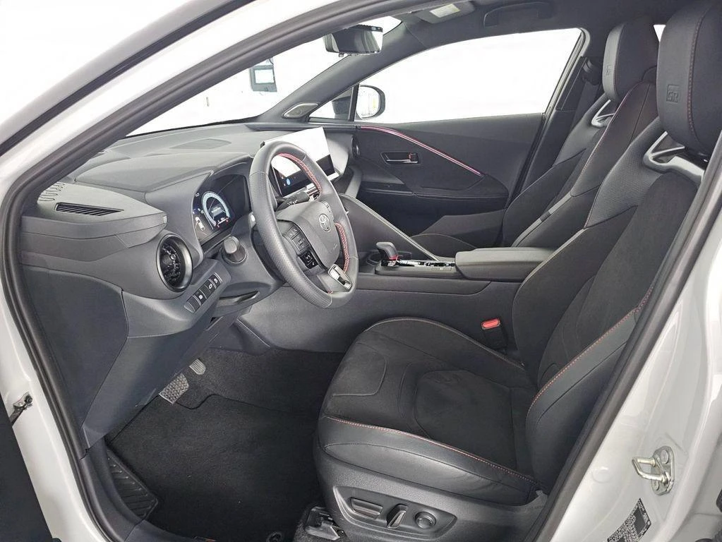 Toyota C-HR 2.0 HEV GR SPORT 4X4 PREMIERE � �������� | Mobile.bg � ����������� 5