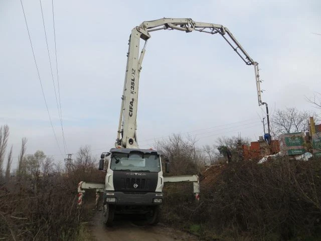 Бетон помпа Iveco ASTRA HD8 84.48, снимка 1 - Индустриална техника - 27345121