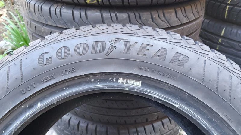 Гуми Зимни 205/60R16, снимка 5 - Гуми и джанти - 27288751