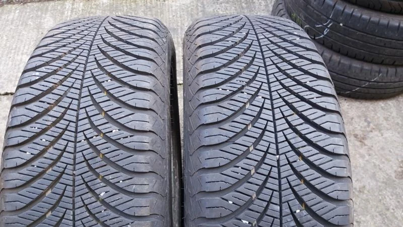 Гуми Зимни 205/60R16, снимка 3 - Гуми и джанти - 27288751