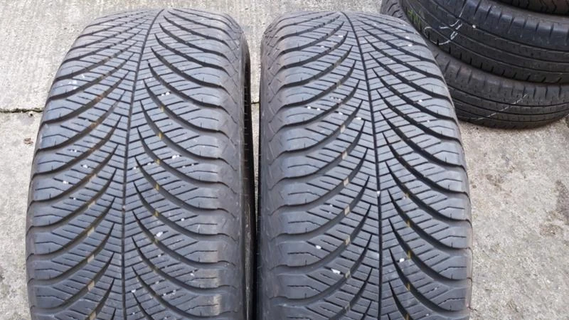 Гуми Зимни 205/60R16, снимка 1 - Гуми и джанти - 27288751