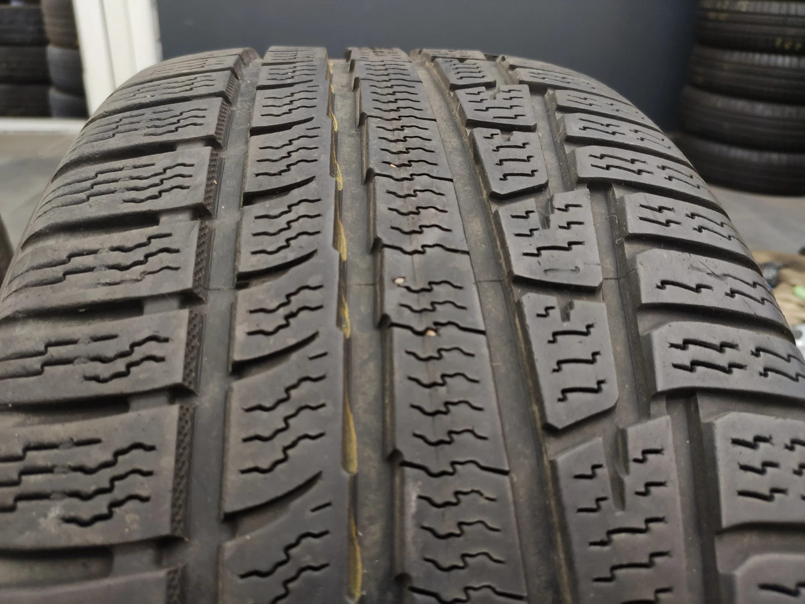  235/45R18 | Mobile.bg   1