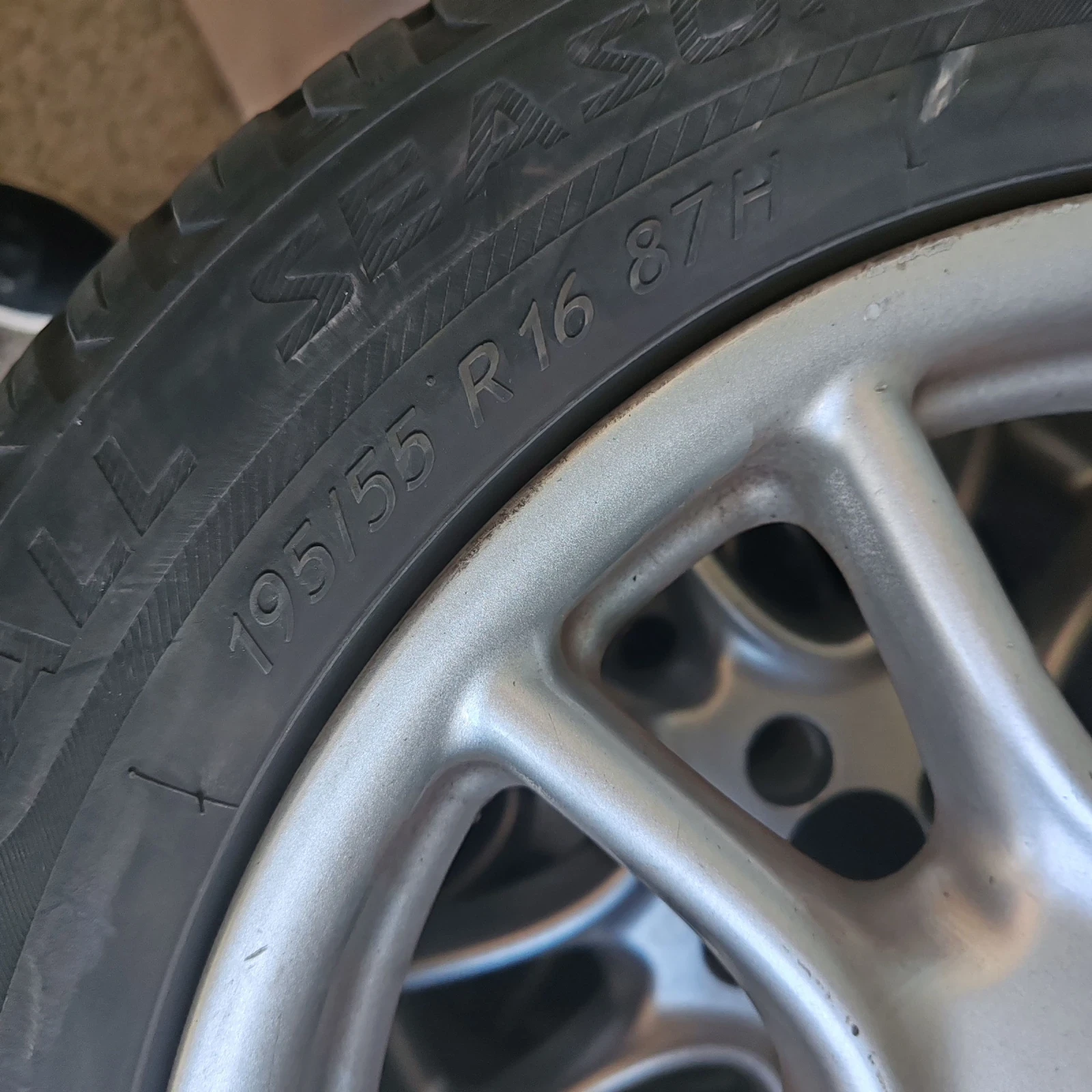 Гуми с джанти Tigar 195/55R16, снимка 12 - Гуми и джанти - 54125377