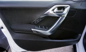 Peugeot 2008 1.2i PURETECH  ALLURE , снимка 5