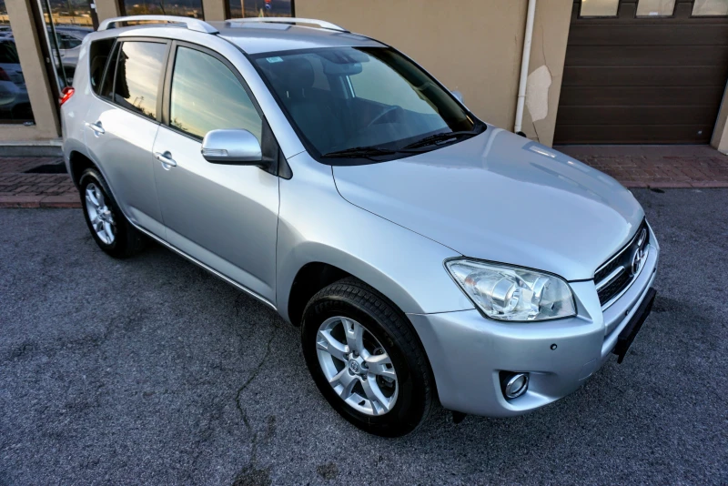 Toyota Rav4 2.2D4-D LUXURY , снимка 2 - Автомобили и джипове - 37785859