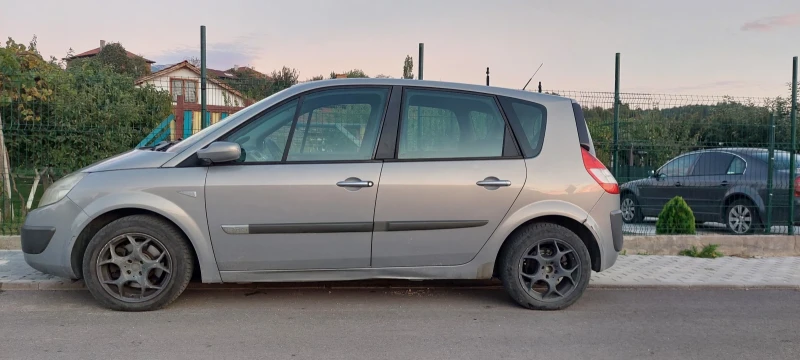 Renault Scenic, снимка 4 - Автомобили и джипове - 47413025