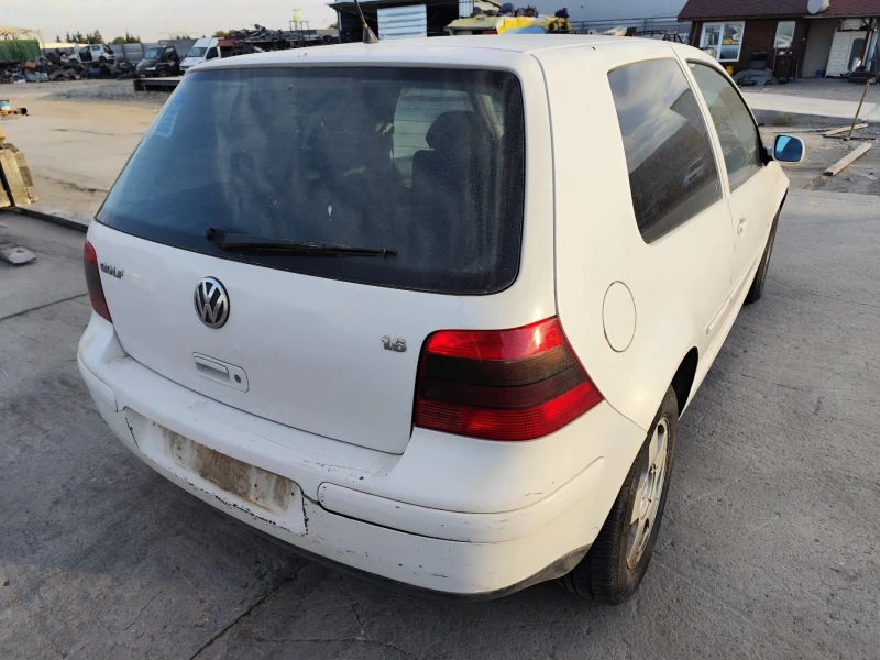 VW Golf 1.6, снимка 4 - Автомобили и джипове - 47839294