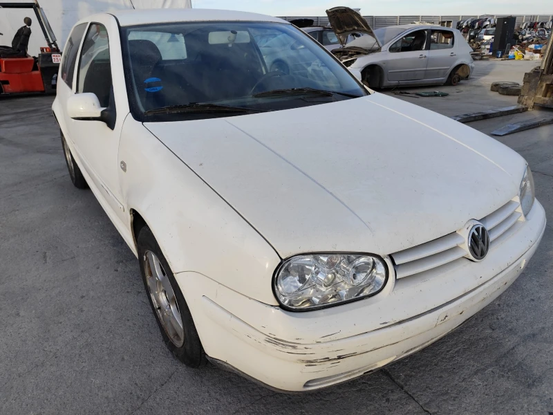 VW Golf 1.6, снимка 2 - Автомобили и джипове - 47839294