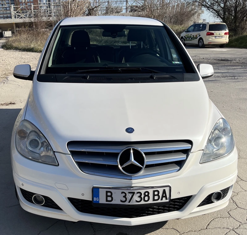 Mercedes-Benz B 180 Фабричен Метан, снимка 4 - Автомобили и джипове - 48600949