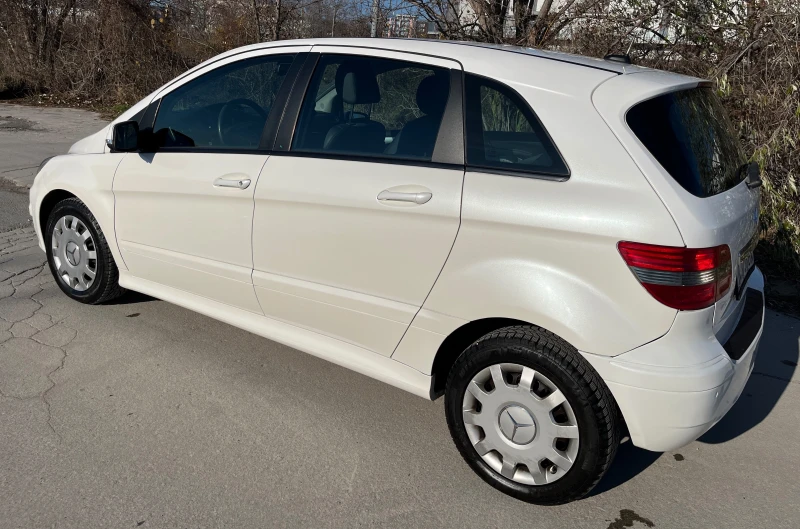 Mercedes-Benz B 180 Фабричен Метан, снимка 2 - Автомобили и джипове - 48600949