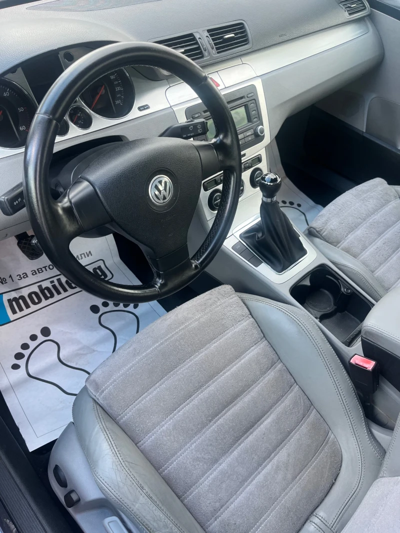 VW Passat 2.0 TDI Highline, снимка 9 - Автомобили и джипове - 48777636