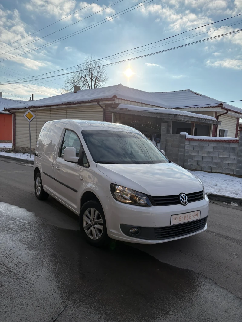 VW Caddy 1.6 TDI, снимка 3 - Автомобили и джипове - 49240080