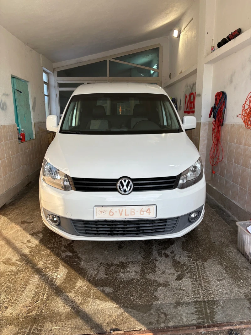 VW Caddy 1.6 TDI, снимка 14 - Автомобили и джипове - 49240080