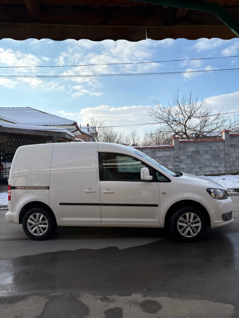 VW Caddy 1.6 TDI, снимка 4 - Автомобили и джипове - 49240080