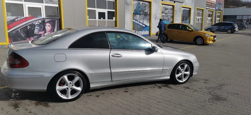 Mercedes-Benz CLK, снимка 5 - Автомобили и джипове - 52358390